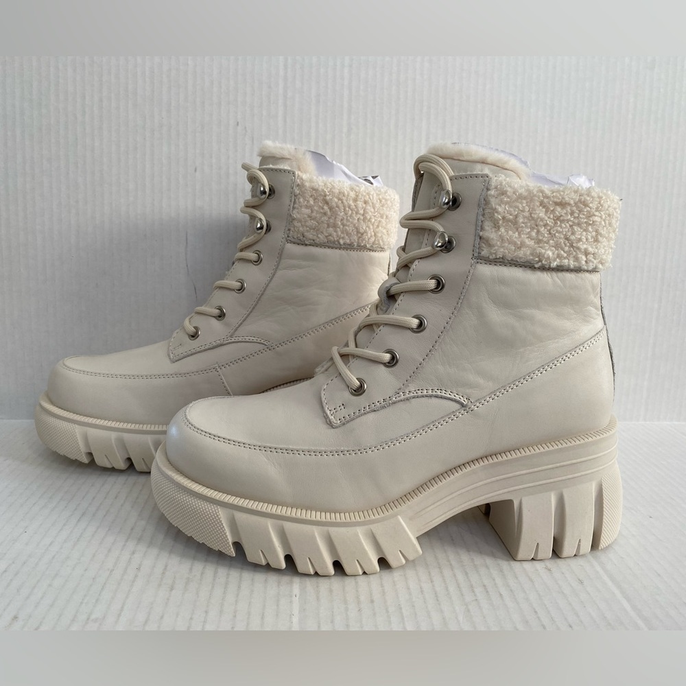 New Aldo Marni
Lace-up boot - Lug sole waterproof size 8